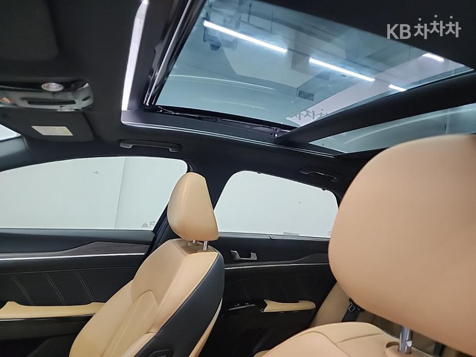 2022 - kia k5