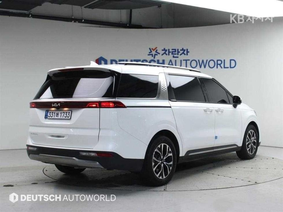 2022 - kia carnival