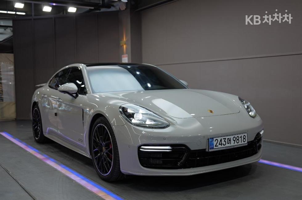 Porsche Panamera 4.0 GTS 기본형 — foto 1