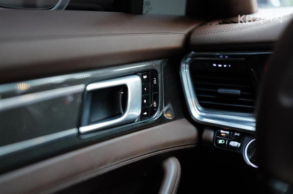 Porsche Panamera — miniaturë 16