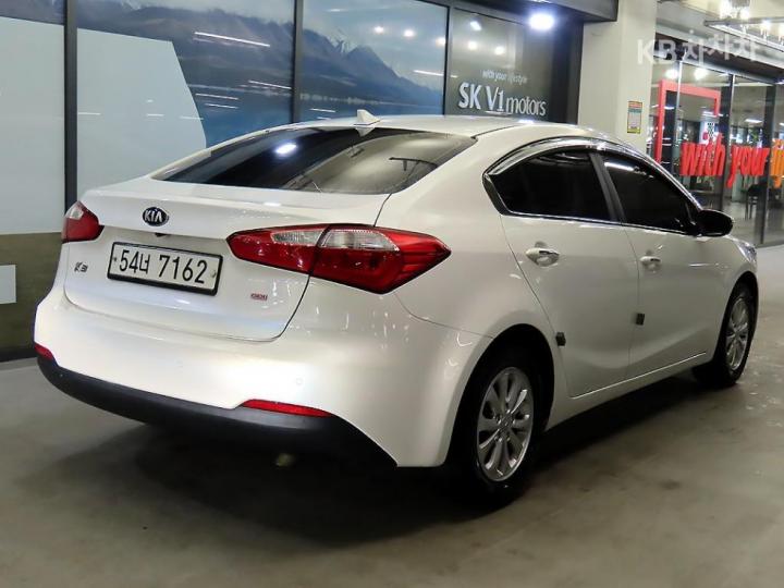 Kia K3 Luxury 5