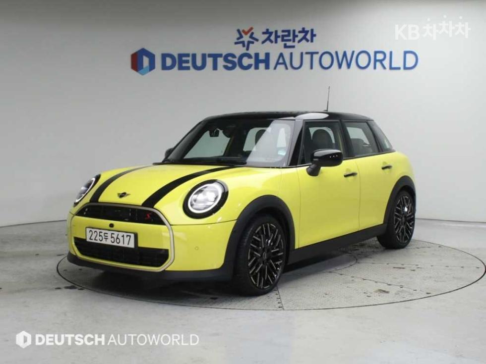 Mini 쿠퍼 4세대 S 2.0 5도어 Favoured - фото 1