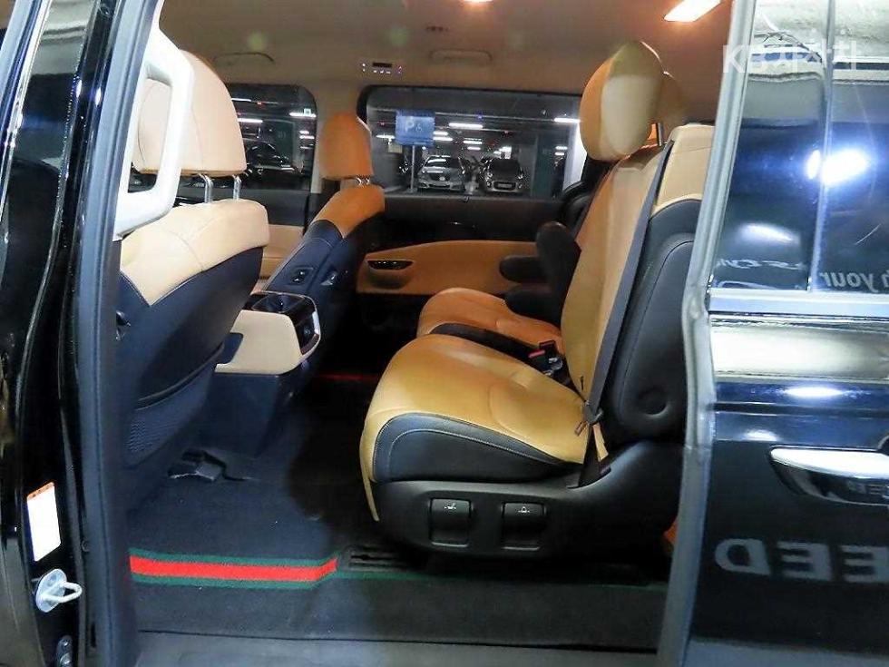 2021 - kia carnival