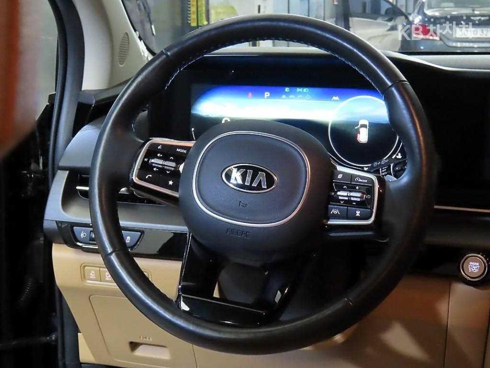 2021 - kia carnival