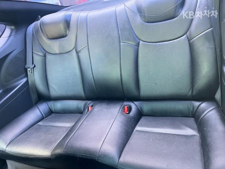 Hyundai Genesis Coupe 200 Turbo P 8