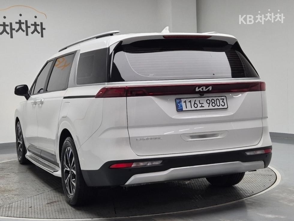 2022 - kia carnival