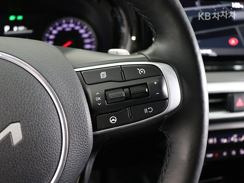 2022 - kia k5