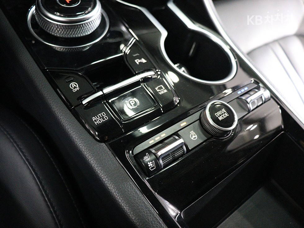 2022 - kia k5