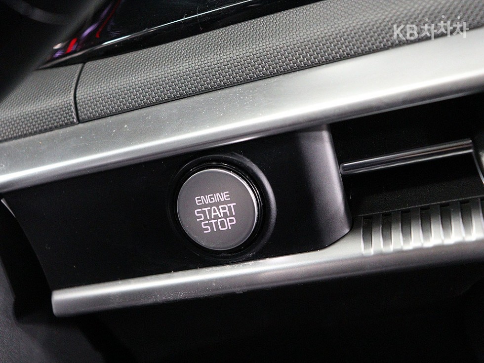 2022 - kia k5