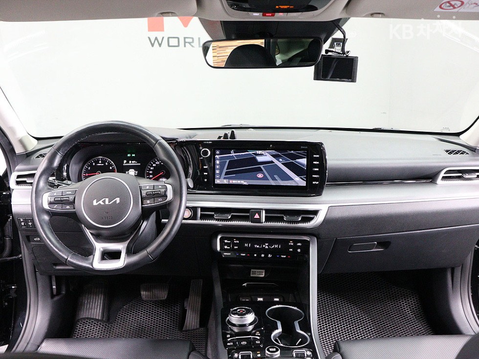 2022 - kia k5