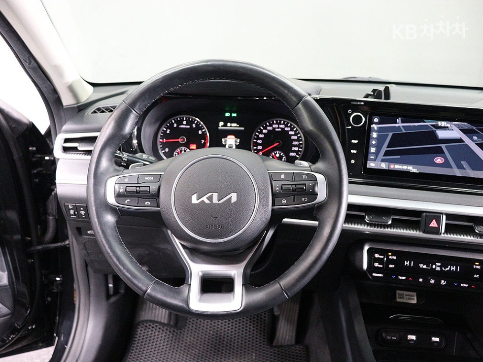 2022 - kia k5