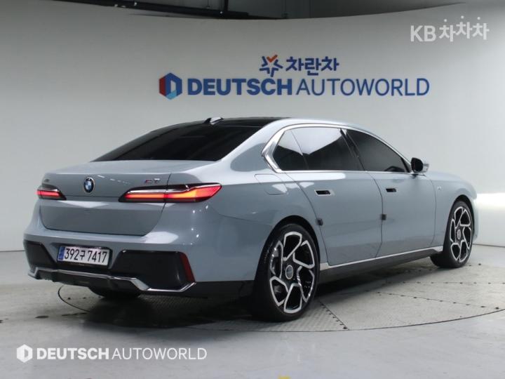 BMW 7 Series G70 740d xDrive M Sport Executive 3