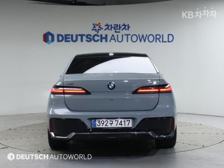 BMW 7 Series G70 740d xDrive M Sport Executive 5