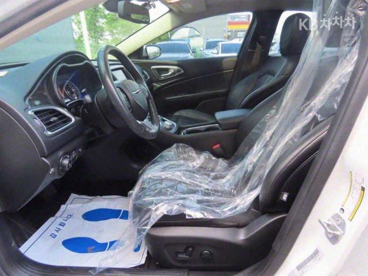 Chrysler 200 2.4 C 6