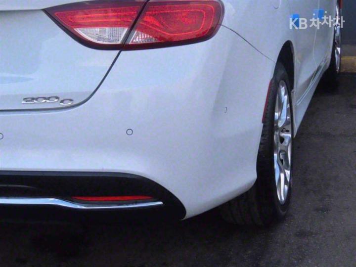 Chrysler 200 2.4 C 7