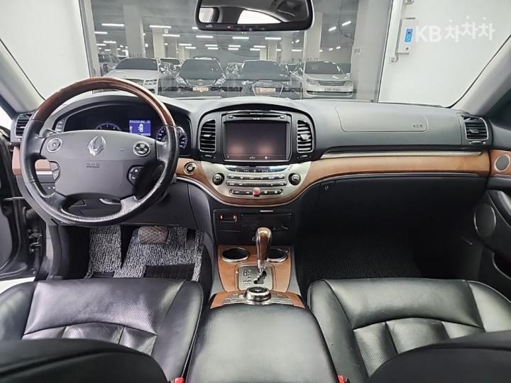 KG Mobility (Ssangyong) Chairman New W CW700 4TRONIC 8