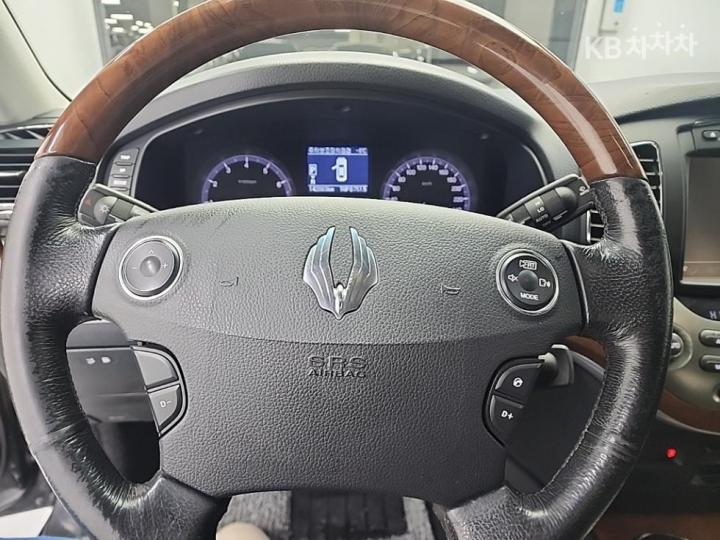 KG Mobility (Ssangyong) Chairman New W CW700 4TRONIC 10