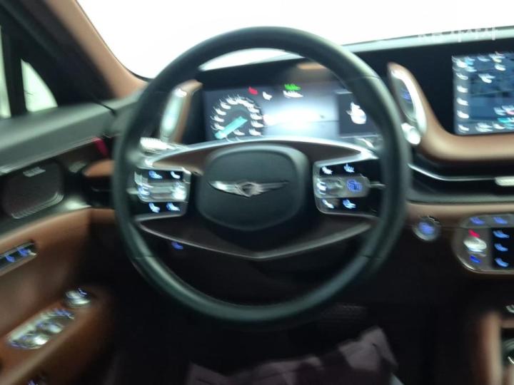 Genesis G90 RS4 3.5T AWD Base Type 10