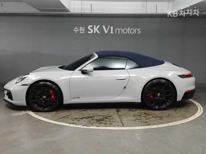 Porsche Carrera 911 992 4 GTS Cabriolet 3