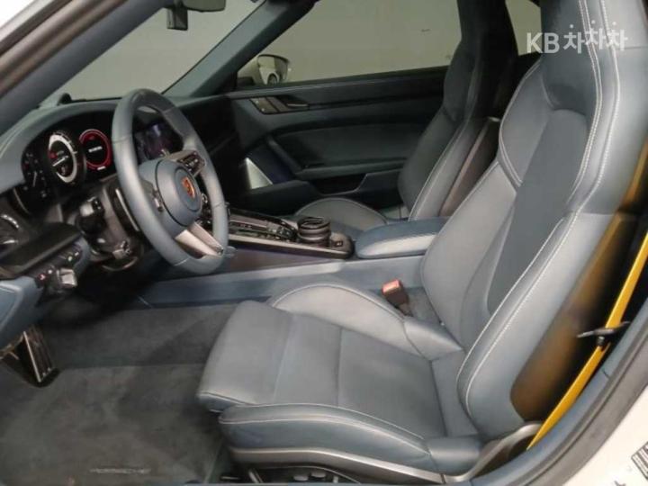 Porsche Carrera 911 992 4 GTS Cabriolet 7