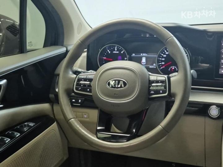 Kia Carnival D2.2 Prestige 10