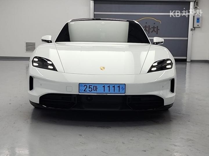 Porsche Taycan GTS 3