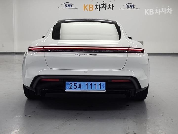 Porsche Taycan GTS 4