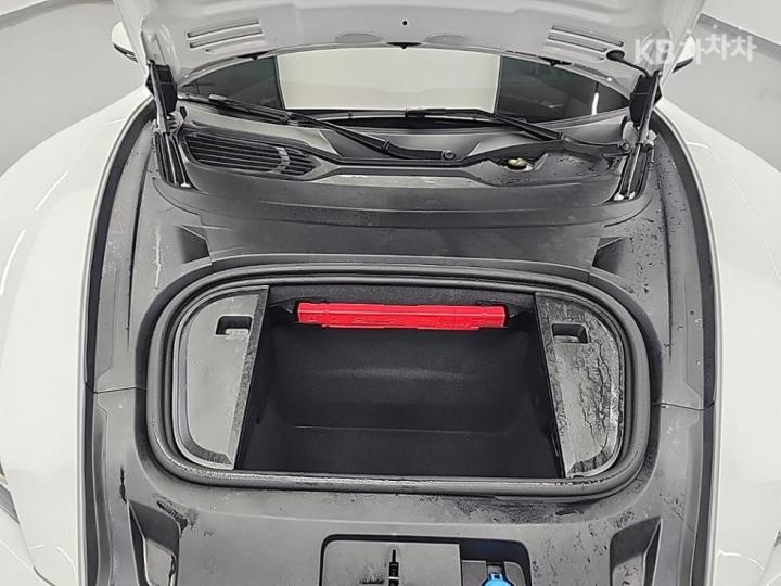 Porsche Taycan GTS 6