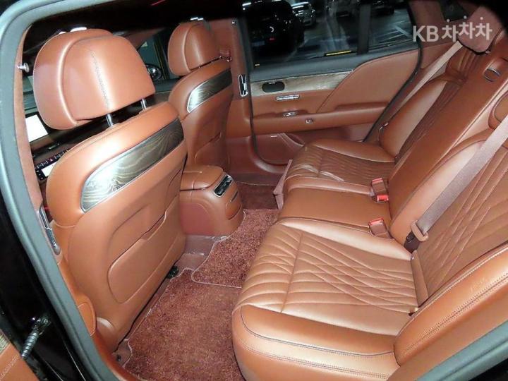 Genesis G90 RS4 3.5T AWD Base Type 8