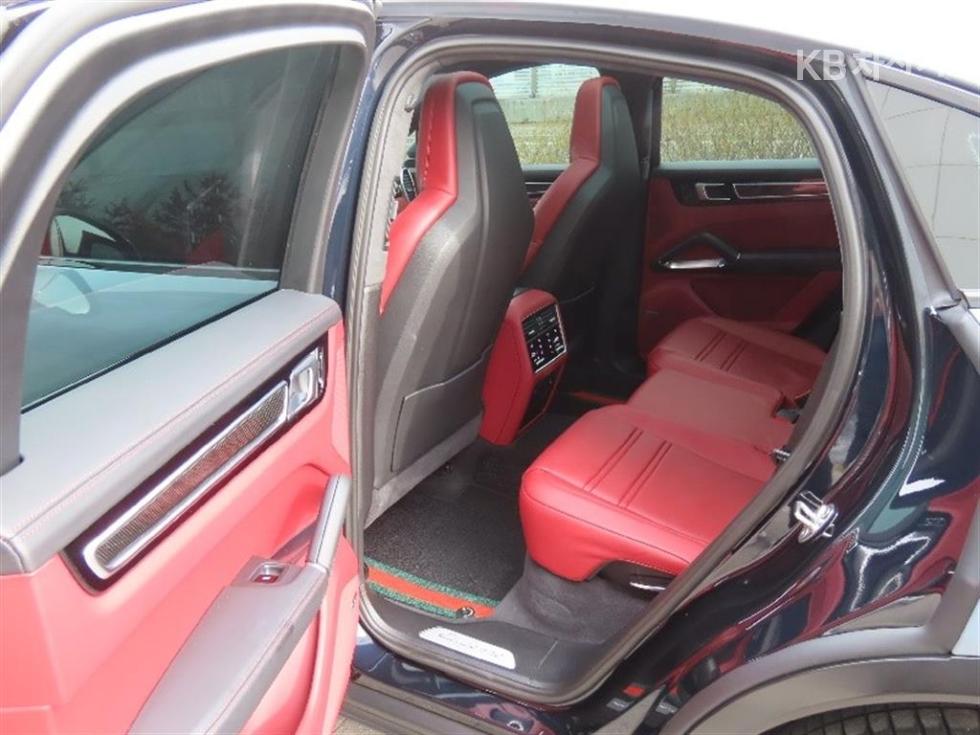 Porsche Cayenne — miniaturë 13
