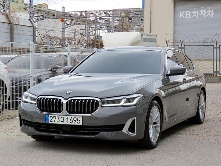 BMW 5 Series G30 520i M Sport — фото 2