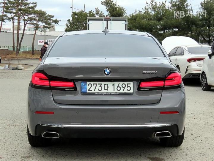 BMW 5 Series G30 520i M Sport — фото 4