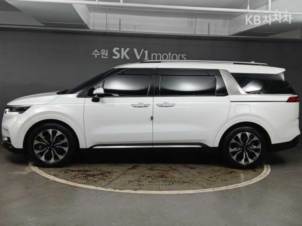 2023 - kia carnival