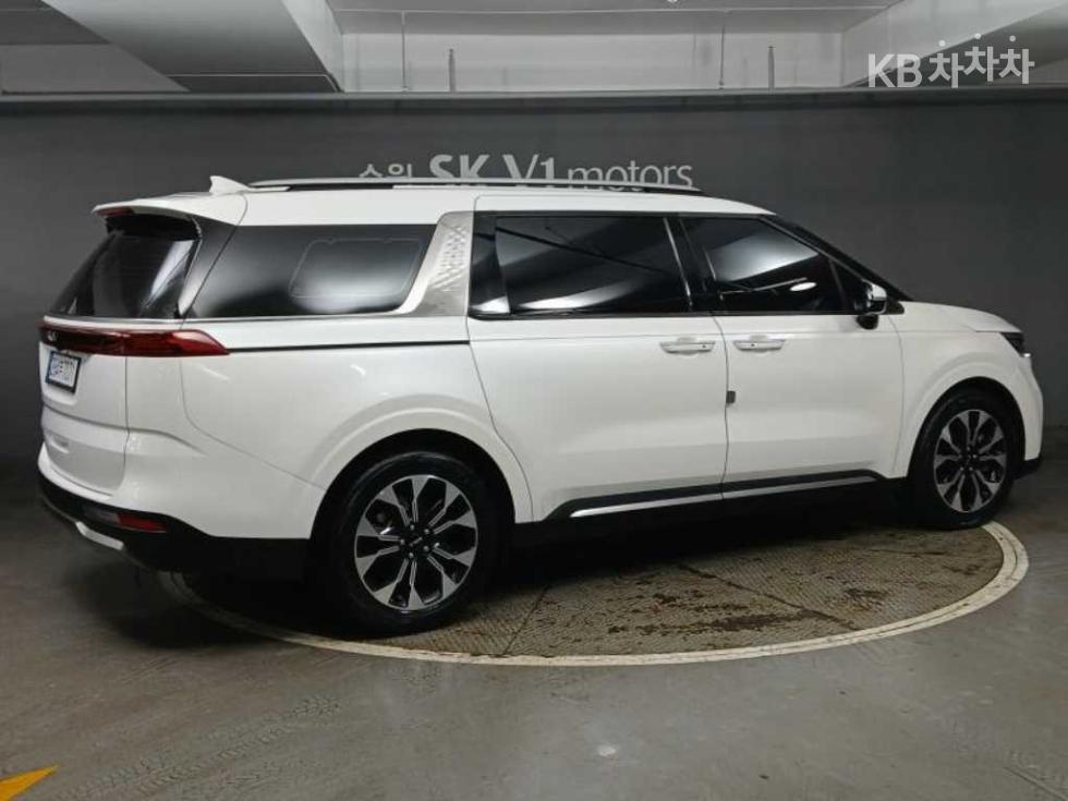 2023 - kia carnival