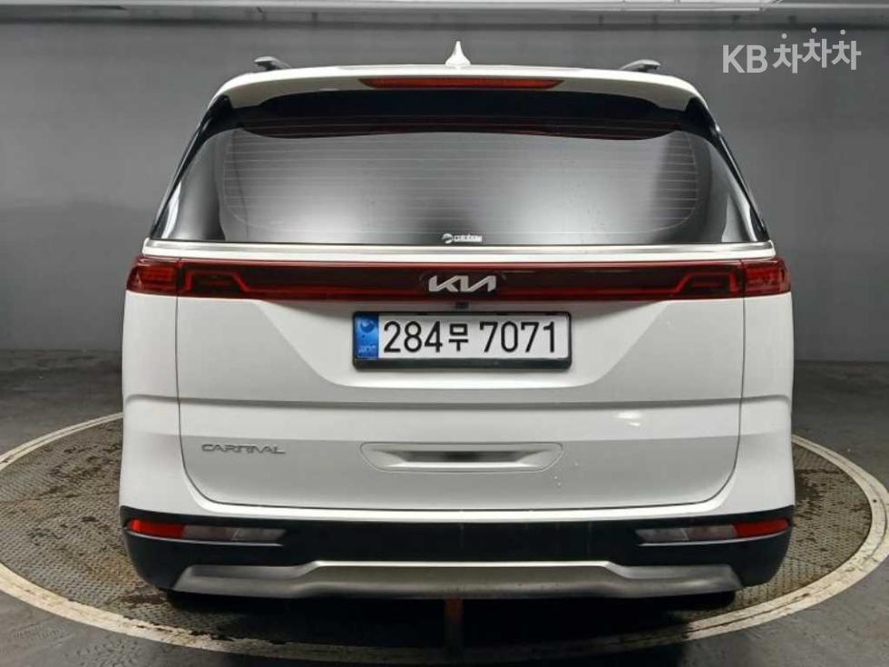 2023 - kia carnival