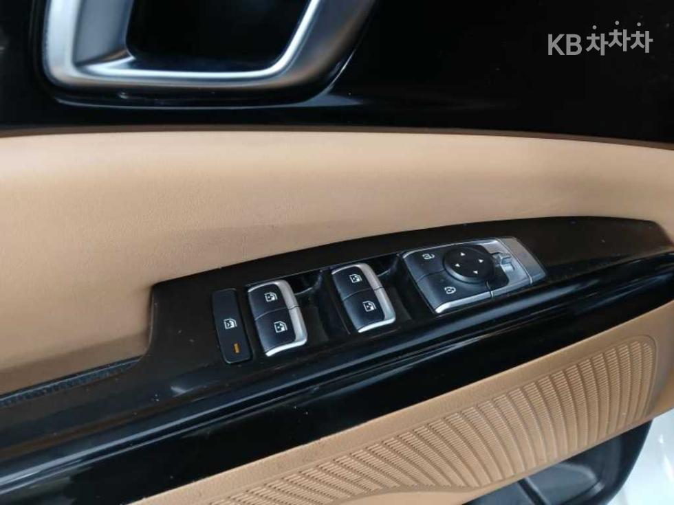 2023 - kia carnival