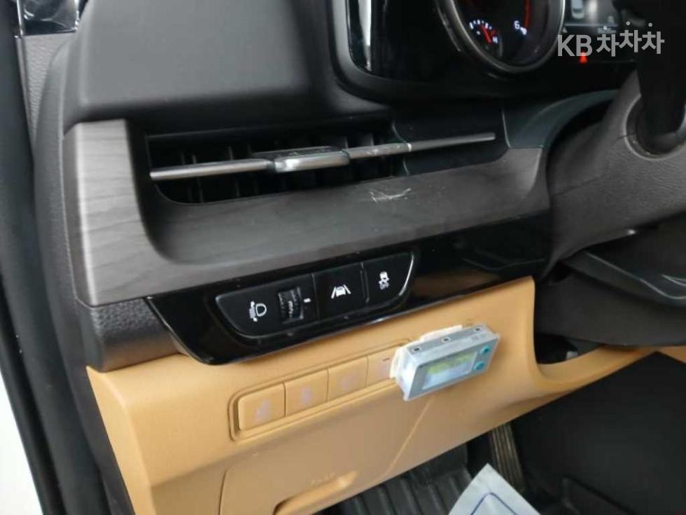 2023 - kia carnival
