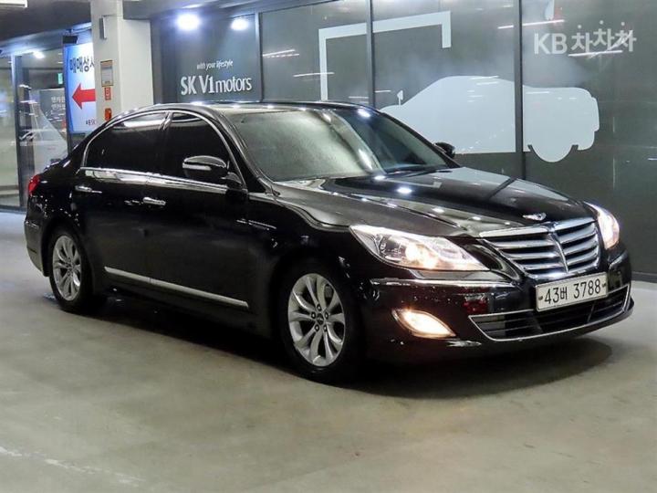 Hyundai Genesis BH330 MODERN Special 2
