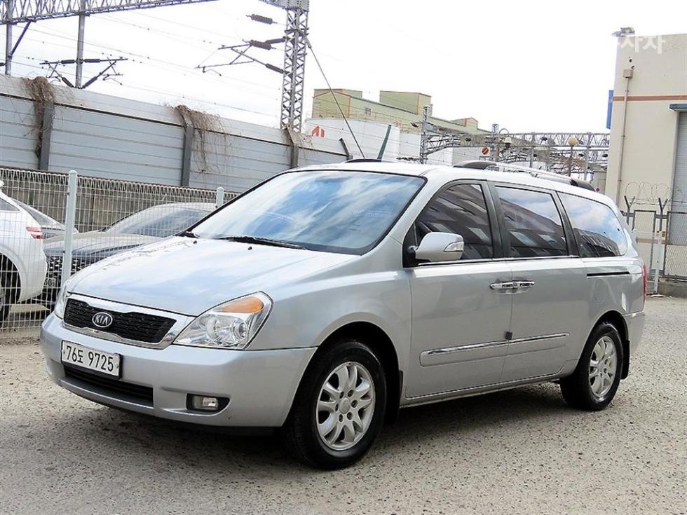 2010 - kia carnival