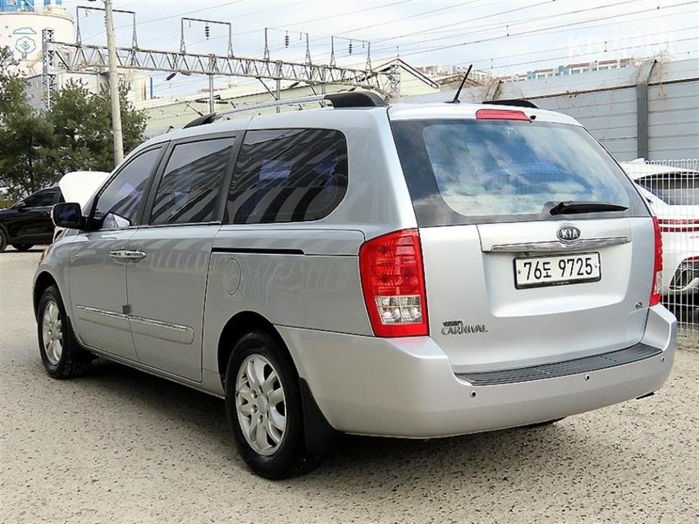 2010 - kia carnival