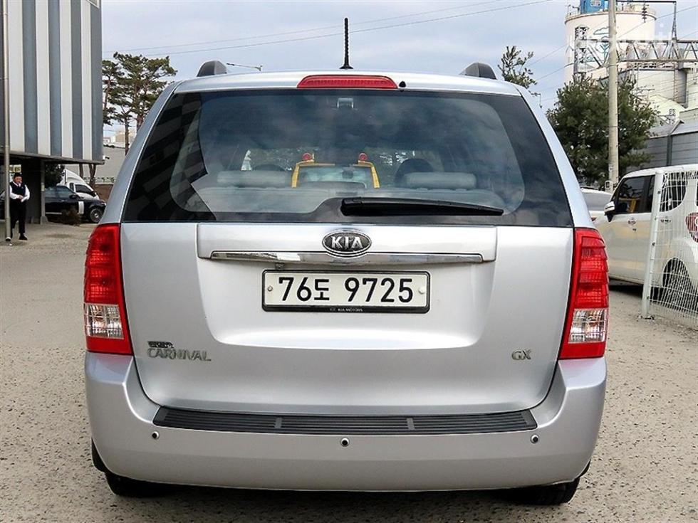 2010 - kia carnival