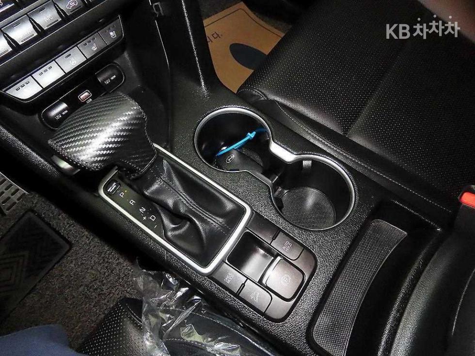 2020 - kia sportage