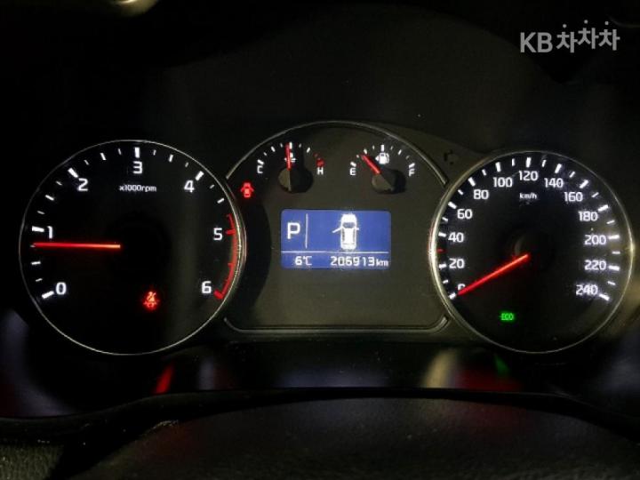 Kia Carens 1.7 VGT Luxury 8