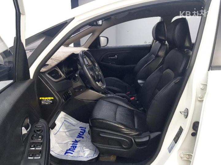 Kia Carens 1.7 VGT Luxury 9