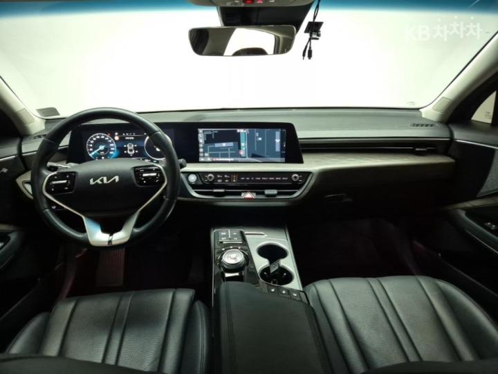 Kia K8 2.5 Gasoline Noblesse 8