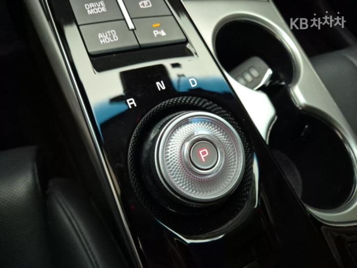 Kia K8 2.5 Gasoline Noblesse 9