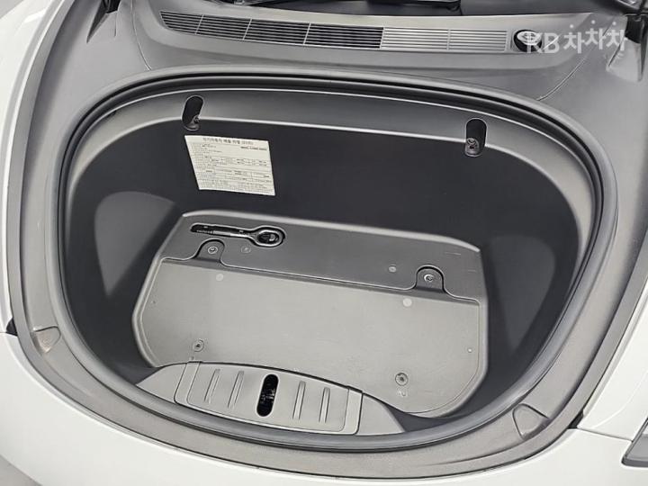 Tesla Model 3 Long Range 6