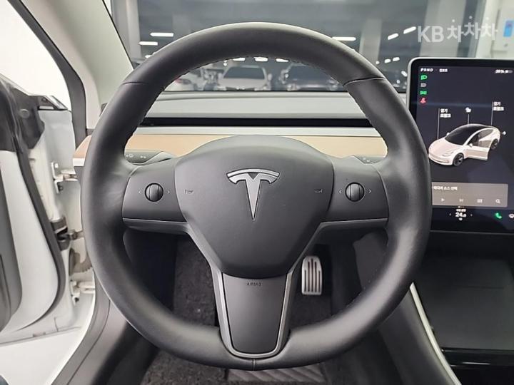 Tesla Model 3 Long Range 10