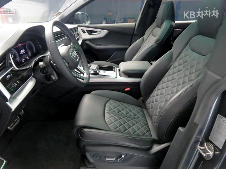 Audi Q8 3.0 55 TFSI Quattro Premium 6