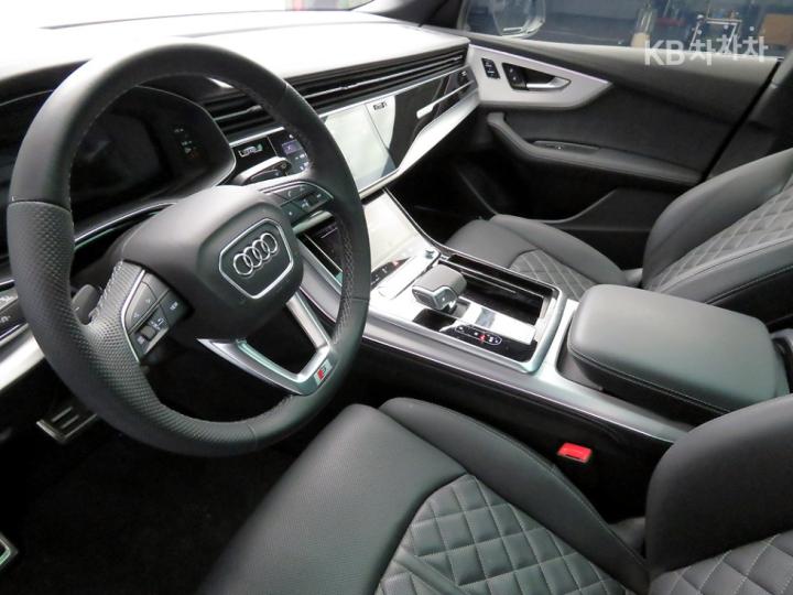 Audi Q8 3.0 55 TFSI Quattro Premium 8